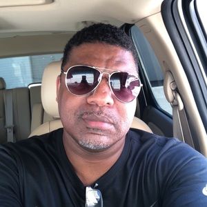 Meet your Posher, Leon